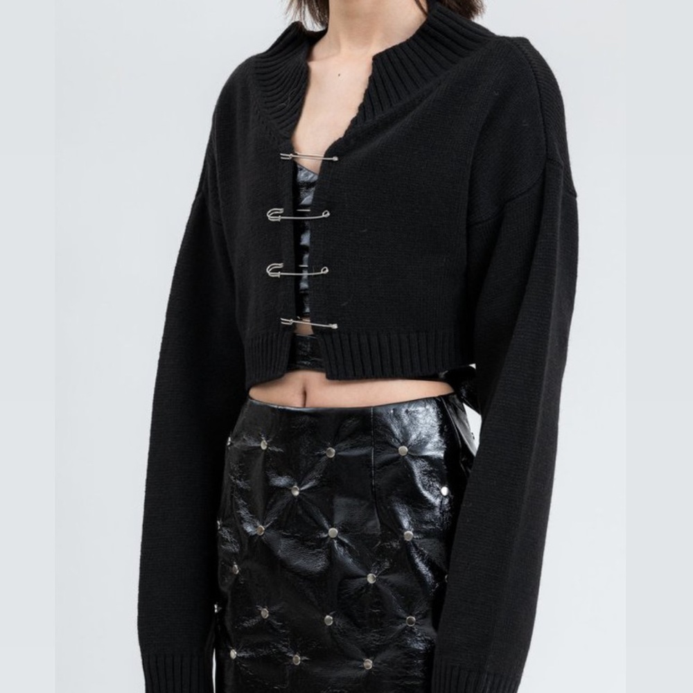 Danielle Guizio Black Safety Pin Cropped Sweater - Picture 3 of 11